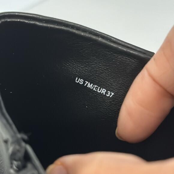 Vince Women’s Leather Black Boots Size 7 Water Resistant - Picture 7 of 7